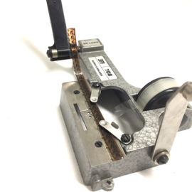 CIR 3M 708 SUPER 8 ADHESIVE TAPE DE LUXE SPLICER. Professionele Super 8 tape plakpers van 3M de luxe, voor gebruik van gewone tape, in zeer goede staat