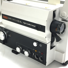 Nr.8871 -- Eumig Mark S 810 D Lux geschikt voor dubbel 8 film en super 8 films met geluid (of zonder geluid),, 100w halogeenlamp, lichtsterke zoomlens,  heeft service beurt gehad is in zeer goede staat en werkt goed