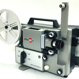 Nr.8864 - mooie zware Eumig Mark 8 voor Standaard en Super 8mm films zonder geluid handmatig omzetten, heeft 100W.losse halogeenlamp projector heeft  interne spiegel Spoelcapaciteit: 120 m. heeft service/revisiebeurt gehad, afdekkap en werkt goed