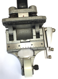 Als nieuw,  professionele 16 MM - M2    Catozzo tape plakpers met  dubbele afsnijmessen, incl.tape deze plakpers werkt goed