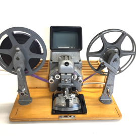 Nr.9130 -- Prachtige Muray 16mm viewer , portable, geheel inklapbaar,  in orginele koffer, mooi scherp beeld, met een lamp: 25V 25W (1A) Ba15s ,spoel capaciteit: tot 240 meter, met plakpers, montage vakken, 230 volt, geheel gereviseerd en werkt prima