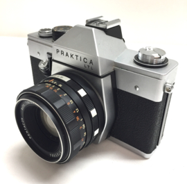 Praktica LTL met Pentacon 1.8/50mm,Deze leuke analoge Praktica LTL camera is in goede staat, belichtings meter niet getest, compleet met tas