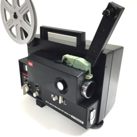 Nr.8200 -- TOP kwaliteit de  Elmo, Sound ST-600 M 2-Track Black voor Super 8 mm film, sterke halogeenlamp: 100 W, 12 V,  spoel capaciteit: 180 m, heeft service beurt gehad en is in  goede staat.