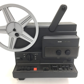 Nr.8856 -2- Bauer T510 STEREO voor Super 8 films met of zonder geluid, 150 W halogeenlamp, 240m.spoelen, gelijkstroommotor, 2 x 20W.versterker, heeft service/revisie beurt gehad en werkt als nieuw
