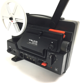 Nr.8830 -- Yelco Sound DS-607M voor super 8 mm films met of zonder geluid lens: Zoom f: 1,4 F: 15-25 mm halogeenlamp: 100 W, 12 V, EFP  180 m.spoelen, projectiesnelheid: 18, 24 fps, heeft service/revisie beurt gehad en werkt zeer goed
