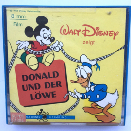 Nr.7183 Super 8  -- Donals en de leeuw Walt Disney iets rood van kleur, ongeveer 50 meter op spoel en in orginele doos