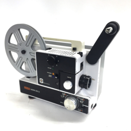 Nr.8898 -  Eumig Mark 610 D voor standaard 8 en Super 8 mm films.  Eumig  zoomlens f: 1.3 F: 15-30 mm sterke halogeen Lamp: 100 W, 12 V, heeft onderhouds beurt gehad, is in redelijke staat en werkt  naar behoren