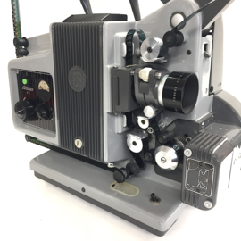 Nr.8896 -- in orginele en in zeer goede staat verkerende Bauer P5 voor 16mm films zonder geluid, , mooie Isco-Gottingen Kiptagon 1:1,3/50 lens, tot 750 Watt lamp, gewoon 220V. , projector heeft service/revisie beurt gehad en werkt prima