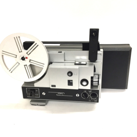 Nr.8875 -- Imac 300 de luxe voor alleen super 8 mm films zonder geluid, halogeenlamp 100W, 120 meter spoelen heeft service beurt gehad en werkt naar behoren
