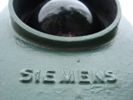 A0160 --16mm- Siemens  Facetten, prachtige bedrijfsfilm van Siemens uit september 1995 hoe wat en waar, mooi van kleur en Nederlands gesproken, compleet op spoel en in doos, zeer interessante bedrijfsfilm