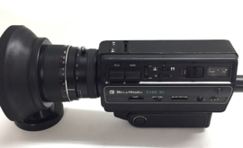 Mooie Bell & Howell 2146 XL Super 8 camera met lens: B&H Zoom f: 1.2 \ F: 7-45 mm, motorisch in orde,belichtingsmeter werkt goed, verder in zeer goede staat