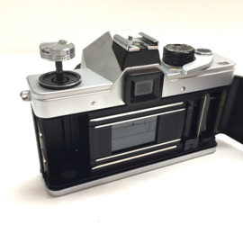 Praktica LTL met Pentacon 1.8/50mm,Deze leuke analoge Praktica LTL camera is in goede staat, belichtings meter niet getest, compleet met tas