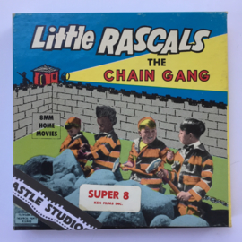 Nr.7049 --Super 8 Silent - Castle film LITTLE RASCALS THE CHAIN GANG, goede kwaliteit zwartwit Silent ca 60 meter  in orginele doos