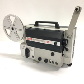 Nr.8886 -- Eumig Mark S 710 D voor dubbel 8 mm en super 8 mm films met GELUID en zonder geluid, halogeenlamp, geschikt voor 180m.spoelen, heeft service beurt gehad en werkt goed