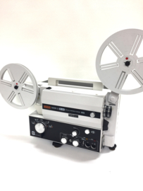 Nr.8248 -- Eumig Mark S OM voor Optisch en Magnetisch geluidsfilms voor alleen super 8 mm films, Lens: f: 1,3 F: 15-30 mm Lamp: 100 W, 12 V,  6 watt versterker,heeft service beurt gehad en werkt prima, zeer zeldzame projector