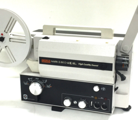 Nr.8871 -- Eumig Mark S 810 D Lux geschikt voor dubbel 8 film en super 8 films met geluid (of zonder geluid),, 100w halogeenlamp, lichtsterke zoomlens,  heeft service beurt gehad is in zeer goede staat en werkt goed