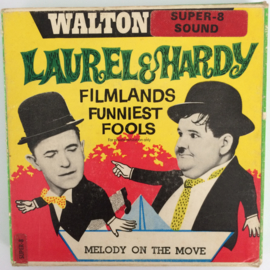 Nr.6714 -- Super 8 geluid--Laurel en Hardy,,Melody on the Move, zwartwit met Engels geluid op 60 meter spoel in orginele fabrieks doos