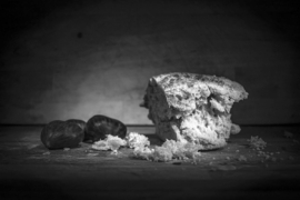 Nr.0483 --16mm-- ,,Levend Brood,, een Nederlandse documentaire van de Kon.Ned.gist en spiritus fabriek , zwartwit Ned.gesproken , speelduur ca. 12 minuten, op spoel en in doos