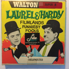 Nr.6777 --Super 8-- Laurel en Hardy in Helpmates,  zwartwit 60 meter Silent in orginele fabrieks doos