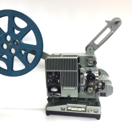 Nr.8899 --16mm Siemens 2000 projector met platte transistor versterker , geschikt voor 600 m. spoelen, 750 Watt lamp,regelbare snelheid, optisch geluid, gewoon 230 volt  heeft gehele revisiebeurt gehad en werkt goed