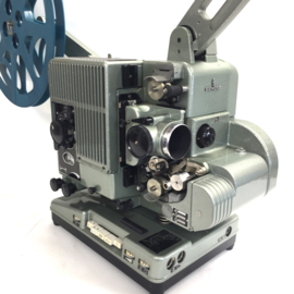 Nr.8899 --16mm Siemens 2000 projector met platte transistor versterker , geschikt voor 600 m. spoelen, 750 Watt lamp,regelbare snelheid, optisch geluid, gewoon 230 volt  heeft gehele revisiebeurt gehad en werkt goed