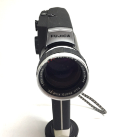 Mooie Fuijica single 8 camera Z700 met zoomlens8-56mm camera is in goede werkende staat belichtingsmeter werkt, motorisch in orde