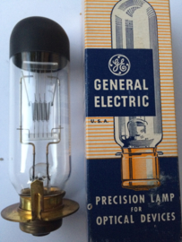 Nr. R142 Genera Electric halogeen projection lamp 120 Volt 1000W. Ring Base Down