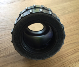 PL047  -- 16mm, oude Muller AMAMORPHIC (cinemascoop) lens, doorsnee 40mm , is helder en scherp vanaf ongeveer 2  meter uiterlijk in matige staat maar verder helder en goed