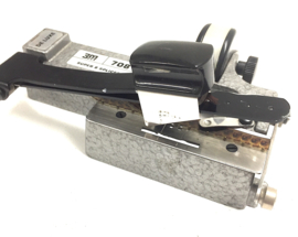 CIR 3M 708 SUPER 8 ADHESIVE TAPE DE LUXE SPLICER. Professionele Super 8 tape plakpers van 3M de luxe, voor gebruik van gewone tape, in zeer goede staat