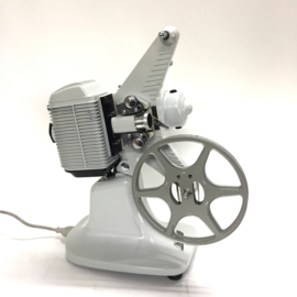 Nr.8883 --Dubbel 8-- prachtige Nilus Italiaans design witte 8 mm projector,  incl.spoel, snoer  220V.