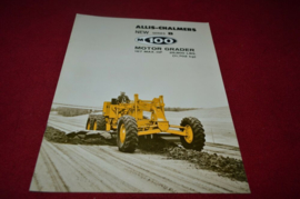 Nr.16380 --16mm-- promotiefilmpje van de M-100 Motor Grader van Allis-Chalmers, mooi van kleur Engels gesproken speelduur 9 minuten, compleet op spoel en in doos