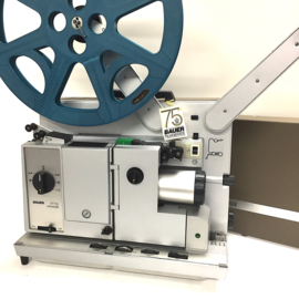 Nr.8863 -- in nieuwstaat verkerende Bauer P7 TS universeel voor 16mm films met optisch en magnetisch geluid, of silent, 250W halogeenlamp, 20w.versterker lens: Bauer Vario-16 MC 16mm 1,3/35-65 mm ISCO-OPTIC   heeft service beurt gehad en is in nieuwstaat