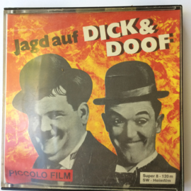 Nr.6627 --Super 8 Silent Jagt auf Dick & Doof, zwartwit 120 meter silent in orginele doos