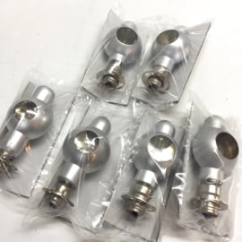 R.396 -- Projectorlamp  8V / 50W, Lampvoet: P30s Lampvorm: Ellips Voltage: 8V Wattage: 50W  voor de wat oudere projectoren, old stock, prijs per stuk.