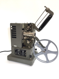 Nr.8245 -- 16mm-- Oldtimer , Orginele Siemens Heimprojektor uit 1950 met philips lamp - 50V 200W voor 16mm films zonder geluid, 220 volt, projector is getest en werkt naar behoren