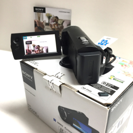 Nr.8639 -- Sony CX220E Full HD video camera met 32x zoom, nieuw in orginele doos met 64MB card en card lezer, camera is getest en werkt naar behoren