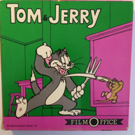 Nr.6793 --Super 8 met GELUID, Tom en Jerry de beschermer van jerry, zwartwit met geluid ca 45 meter op spoel en in orginele fabrieks doos