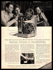 Nr.8736  -- KODAK Sound 8 projector voor Dubbel/Normaal 8 films uit 1962, de projector is werkend, voor films met en zonder geluid, projector is getest met film en werkt naar behoren, deksel is niet aanwezig, zeldzame projector uit 1962 ruim 60 jaar oud