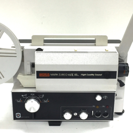 Nr.8871 -- Eumig Mark S 810 D Lux geschikt voor dubbel 8 film en super 8 films met geluid (of zonder geluid),, 100w halogeenlamp, lichtsterke zoomlens,  heeft service beurt gehad is in zeer goede staat en werkt goed