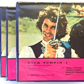 Nr.6908 --Super 8 sound--  Dick Turpin complete speelfilm uit 1977 in 3 delen van 120 meter, Engels gesproken goed van kleur met Nederlandse ondertitels in de orgenele dozen