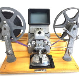 Nr.9130 -- Prachtige Muray 16mm viewer , portable, geheel inklapbaar,  in orginele koffer, mooi scherp beeld, met een lamp: 25V 25W (1A) Ba15s ,spoel capaciteit: tot 240 meter, met plakpers, montage vakken, 230 volt, geheel gereviseerd en werkt prima
