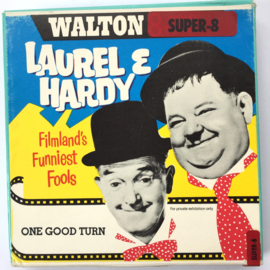 Nr.7275 --Super 8 silent-- Laurel en Hardy One Good Turn op 50 meter reel zwartwit silent op spoel en in orginele doos