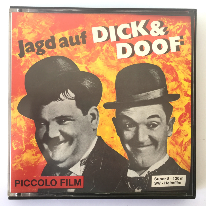 Nr.6951 Super 8 Silent -- Laurel en Hardy ,,Sons of the Dessert,, 120 meter zwartwit Silent, duitse uitvoering in orginele doos