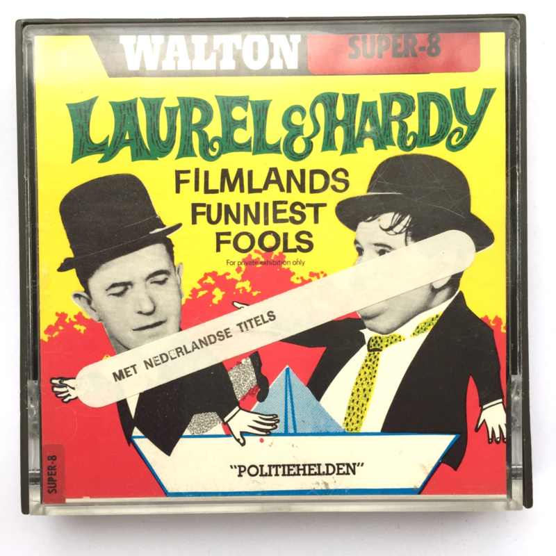 Nr.7215 --Super 8 silent--Laurel en Hardy politie helden, ongeveer 60 meter zwartwit op spoel en in orginele doos