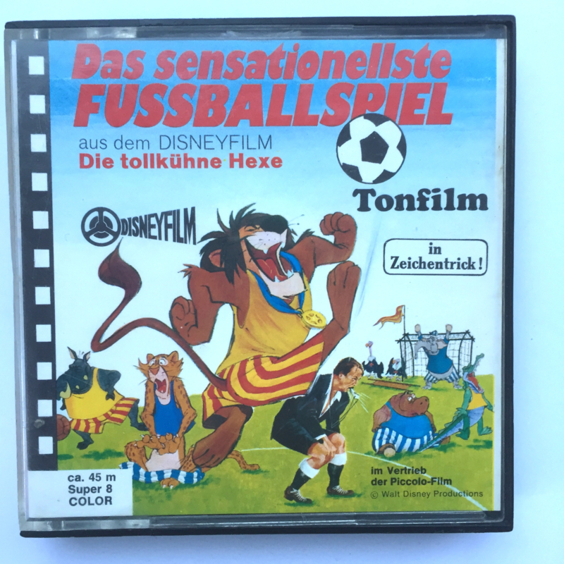 Nr.7194 Super 8 sound -- Het voetbalspel, Walt Disney mooi van kleur Duits gesproken, ongeveer 50 meter op spoel en in orginele doos