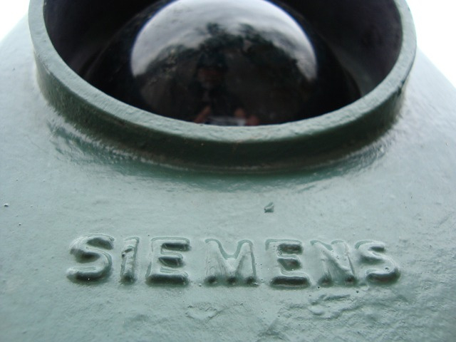 K.191 --16mm- Siemens Facetten, prachtige bedrijfsfilm van Siemens uit september 1995 hoe wat en waar, mooi van kleur en Nederlands gesproken, compleet op spoel en in doos, zeer interessante bedrijfsfilm