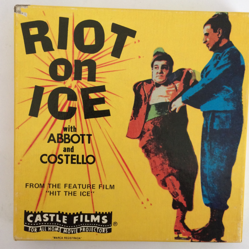 Nr.6720 - Super 8-- , Riot on Ice Abbott and Costello zwartwit silent  in orginele fabrieks doos