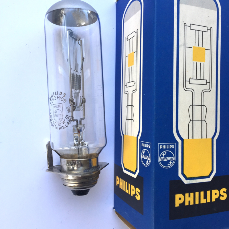 Nr. R228 -- Philips projectielamp 110v - 1000w type P46s nr.7242H/05