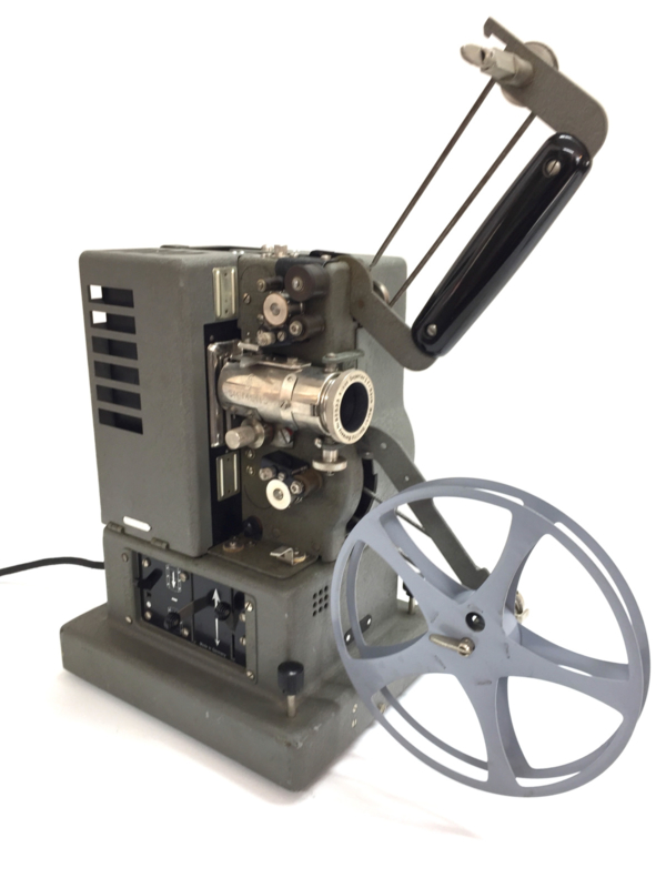 Nr.8245 -- 16mm-- Oldtimer , Orginele Siemens Heimprojektor uit 1950 met philips lamp - 50V 200W voor 16mm films zonder geluid, 220 volt, projector is getest en werkt naar behoren