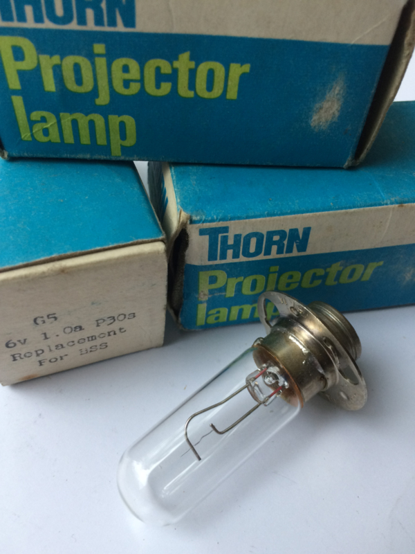 Nr. R160  THORN Exciter Lamp 6V - 1A, sokkel P30s, ANSI: BSS,  gloeidraad verticaal, toonlamp voor o.a. Hokushin 16mm projectoren